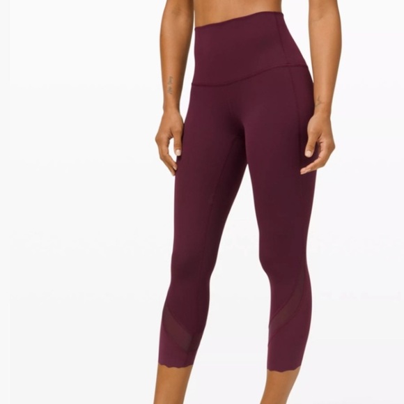 lululemon athletica Pants - Lululemon Wunder Under Scalloped Hem High-Rise Crop 23"